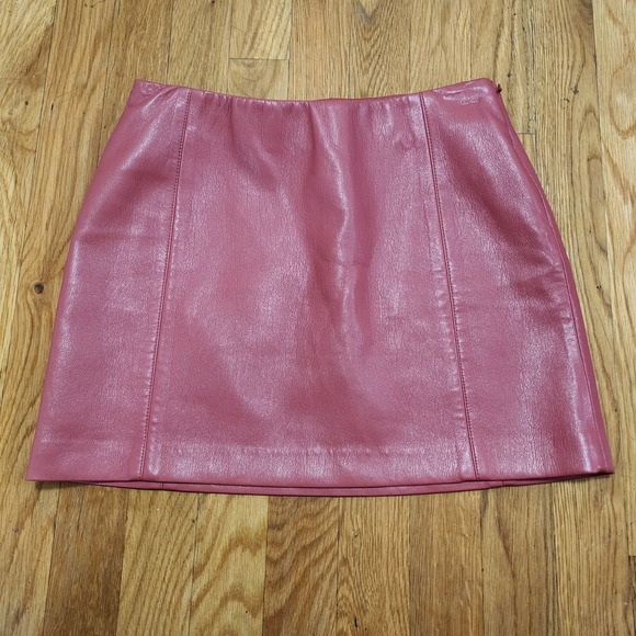 Wilfred Aritzia Very Mini Faux Leather Skirt In Raspberry Pink - Picture 1 of 10